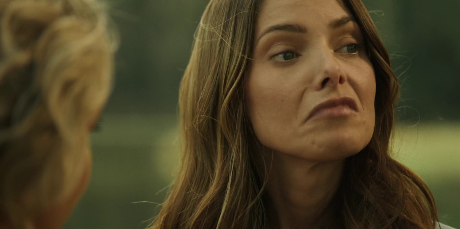 Ashley-Greene-dot-nl_WrongPlace2154.jpg
