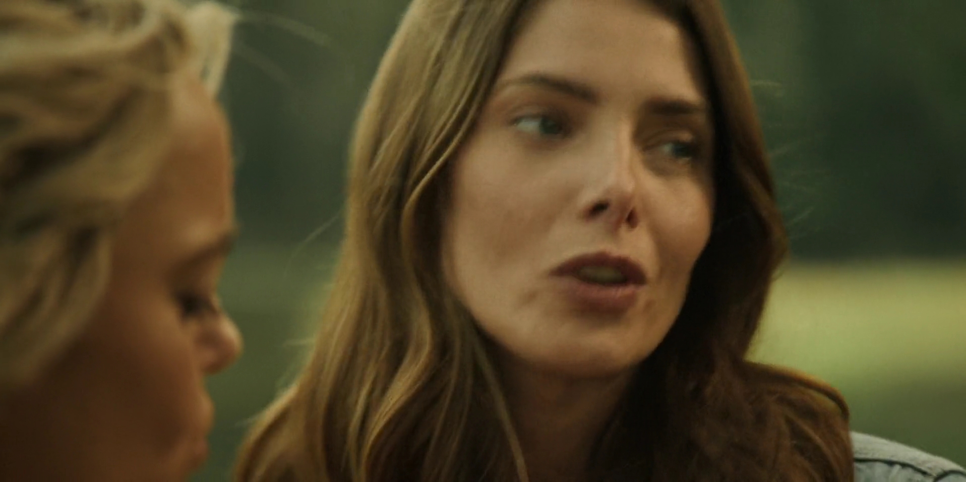 Ashley-Greene-dot-nl_WrongPlace2159.jpg