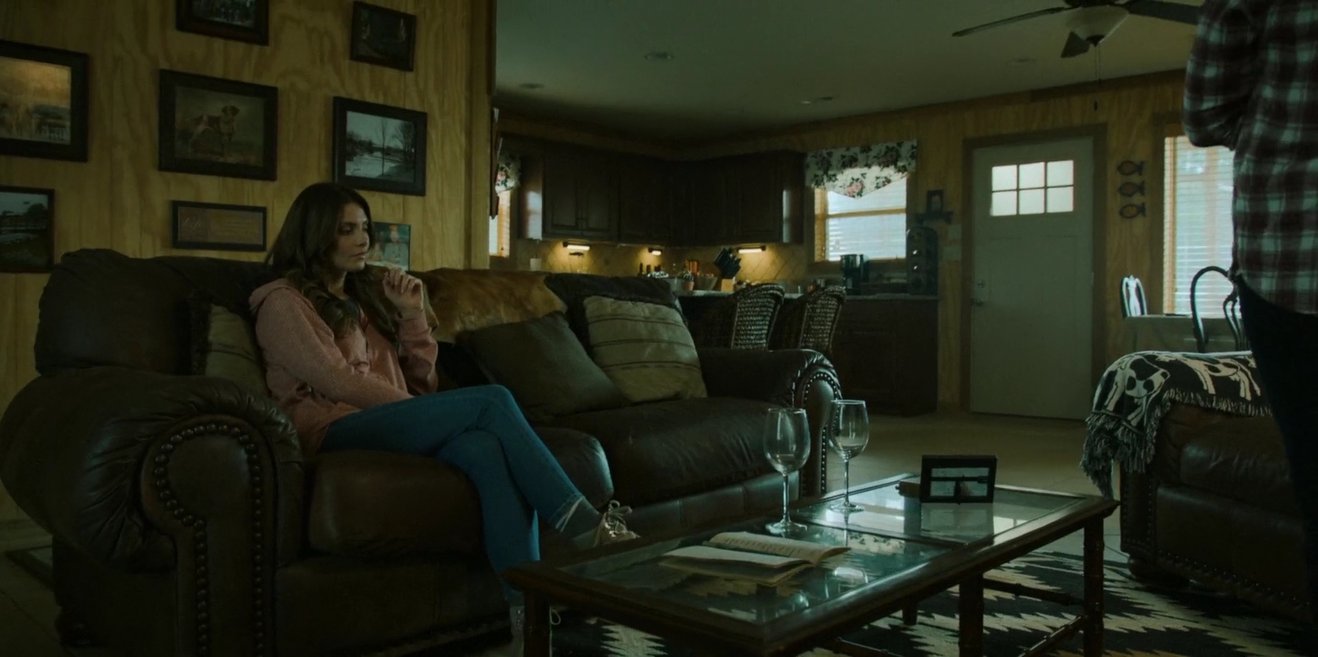 Ashley-Greene-dot-nl_WrongPlace2220.jpg