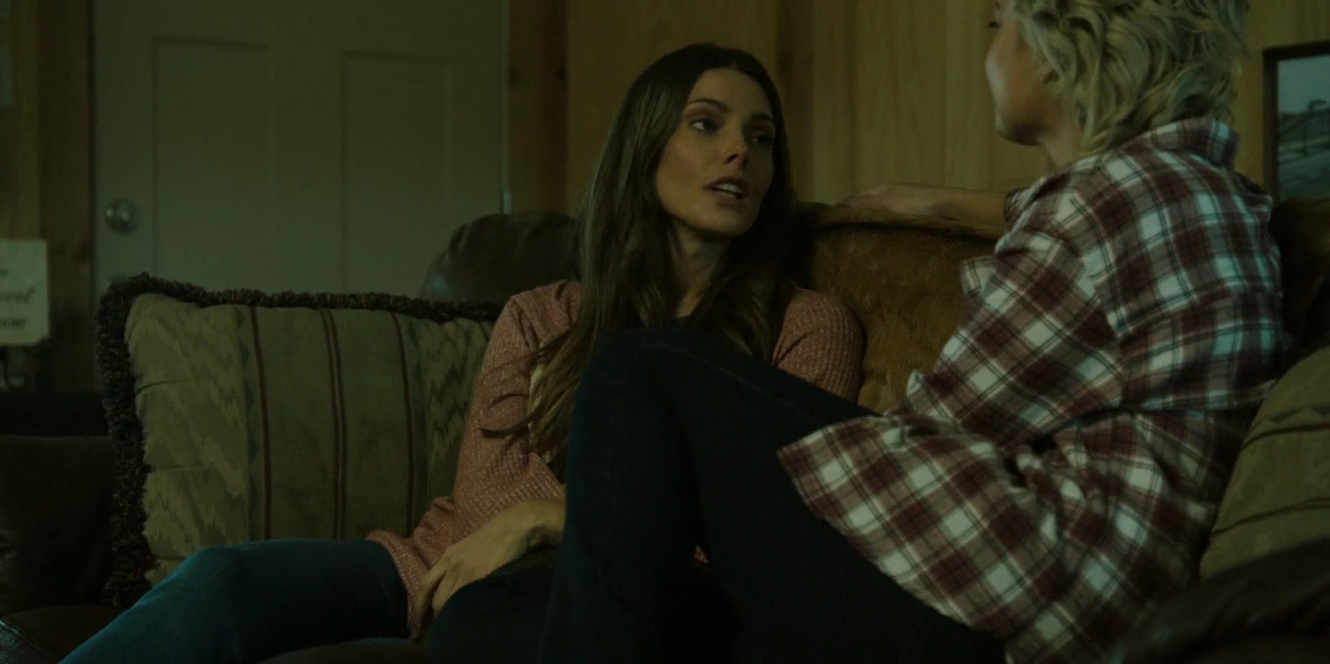 Ashley-Greene-dot-nl_WrongPlace2228.jpg