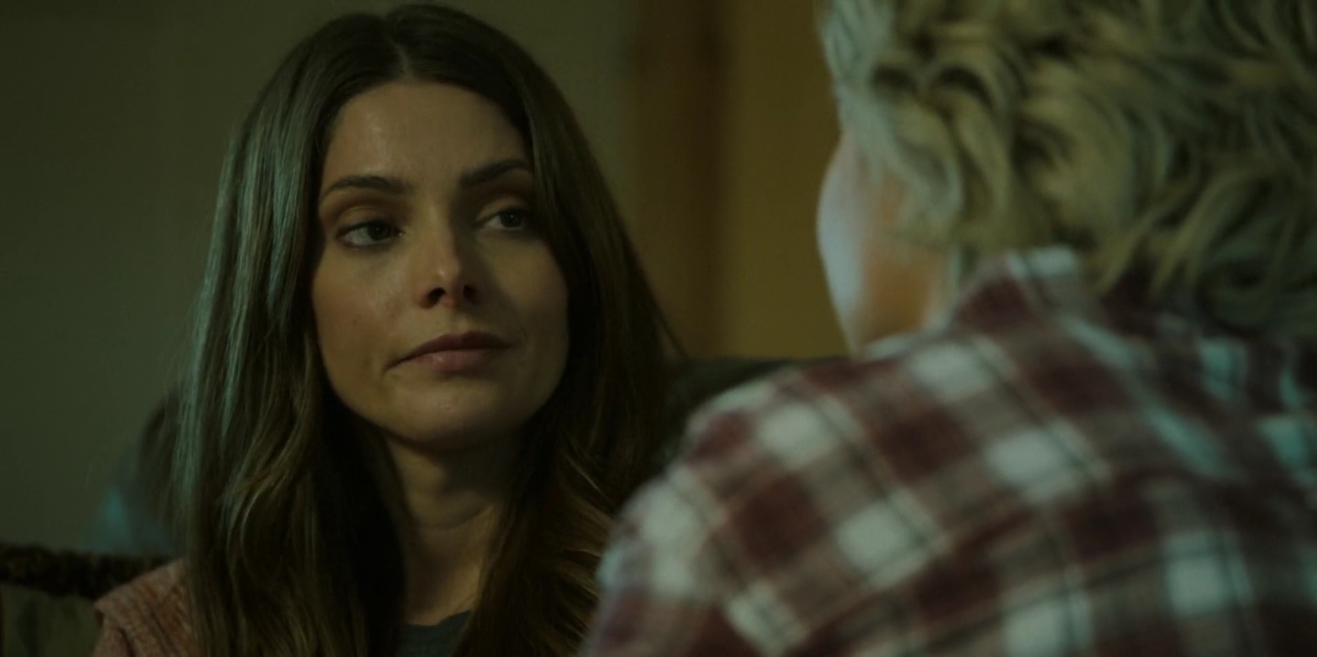 Ashley-Greene-dot-nl_WrongPlace2286.jpg
