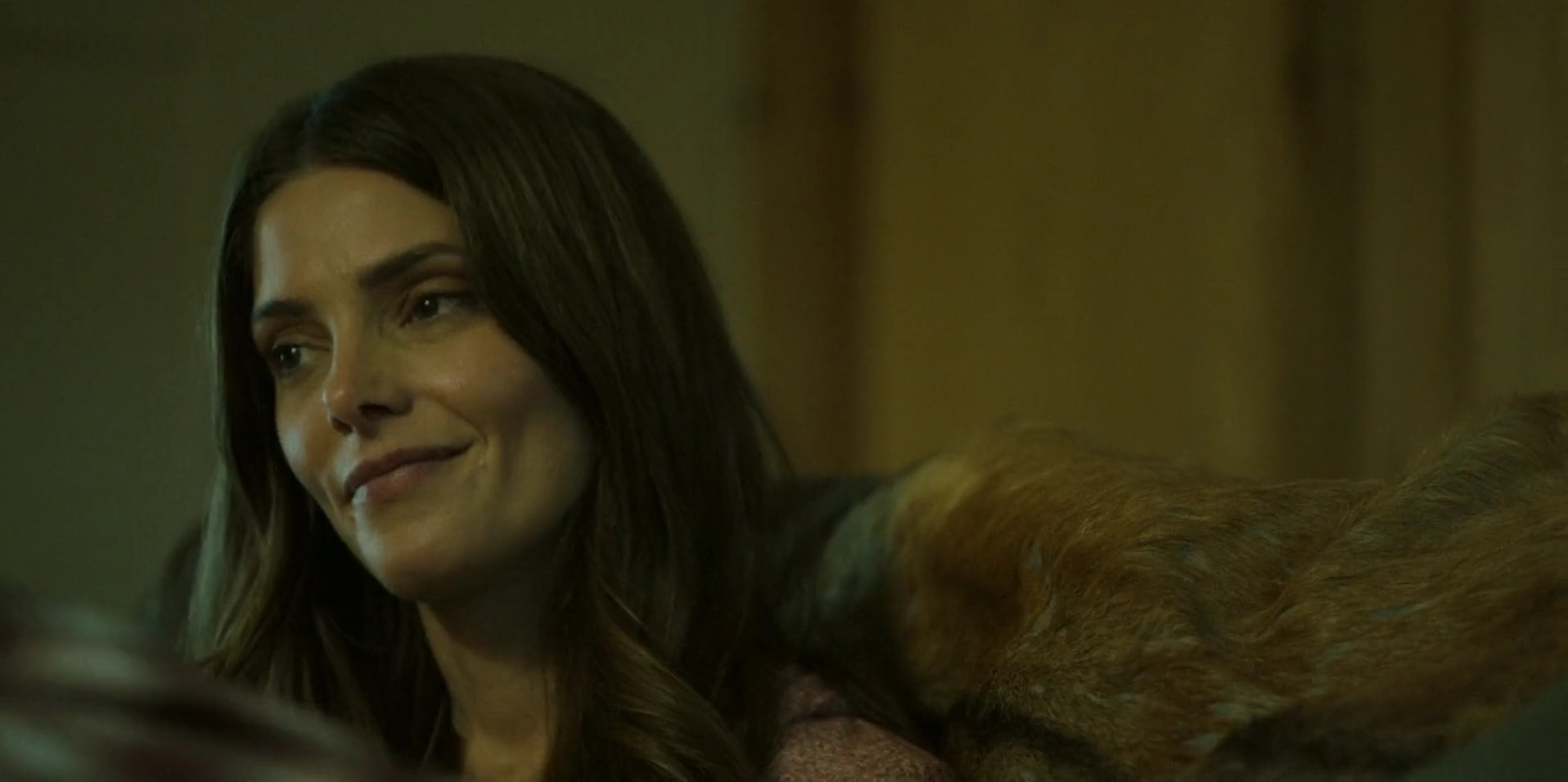 Ashley-Greene-dot-nl_WrongPlace2300.jpg