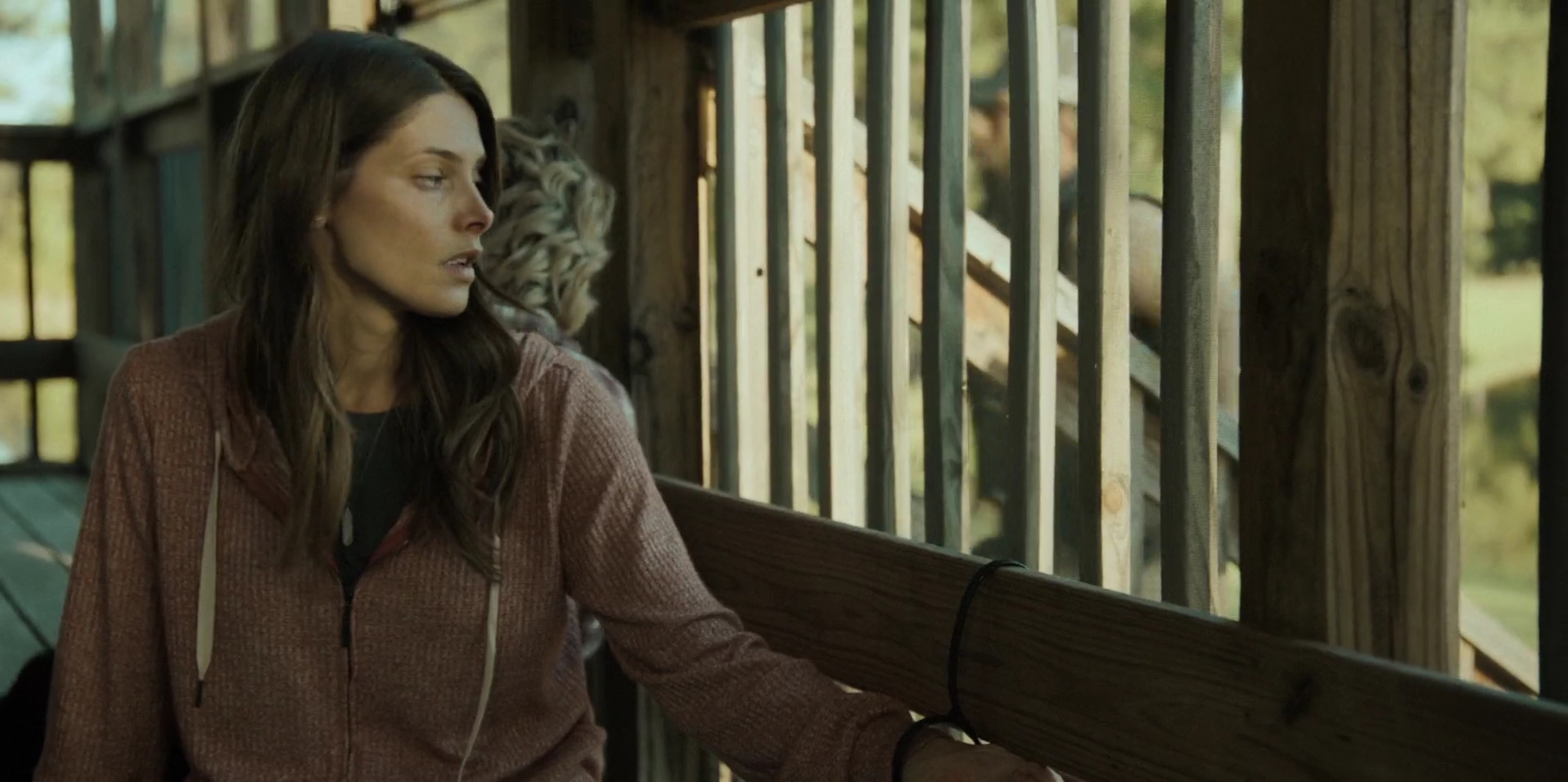 Ashley-Greene-dot-nl_WrongPlace2893.jpg