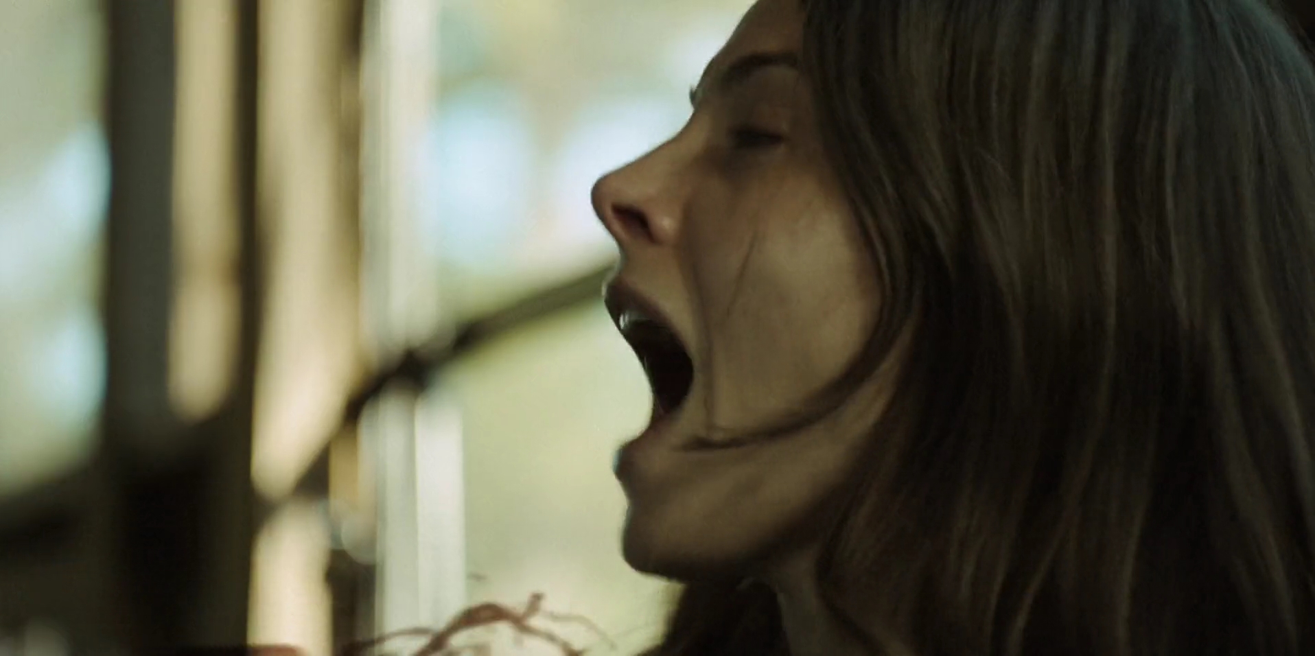Ashley-Greene-dot-nl_WrongPlace2948.jpg