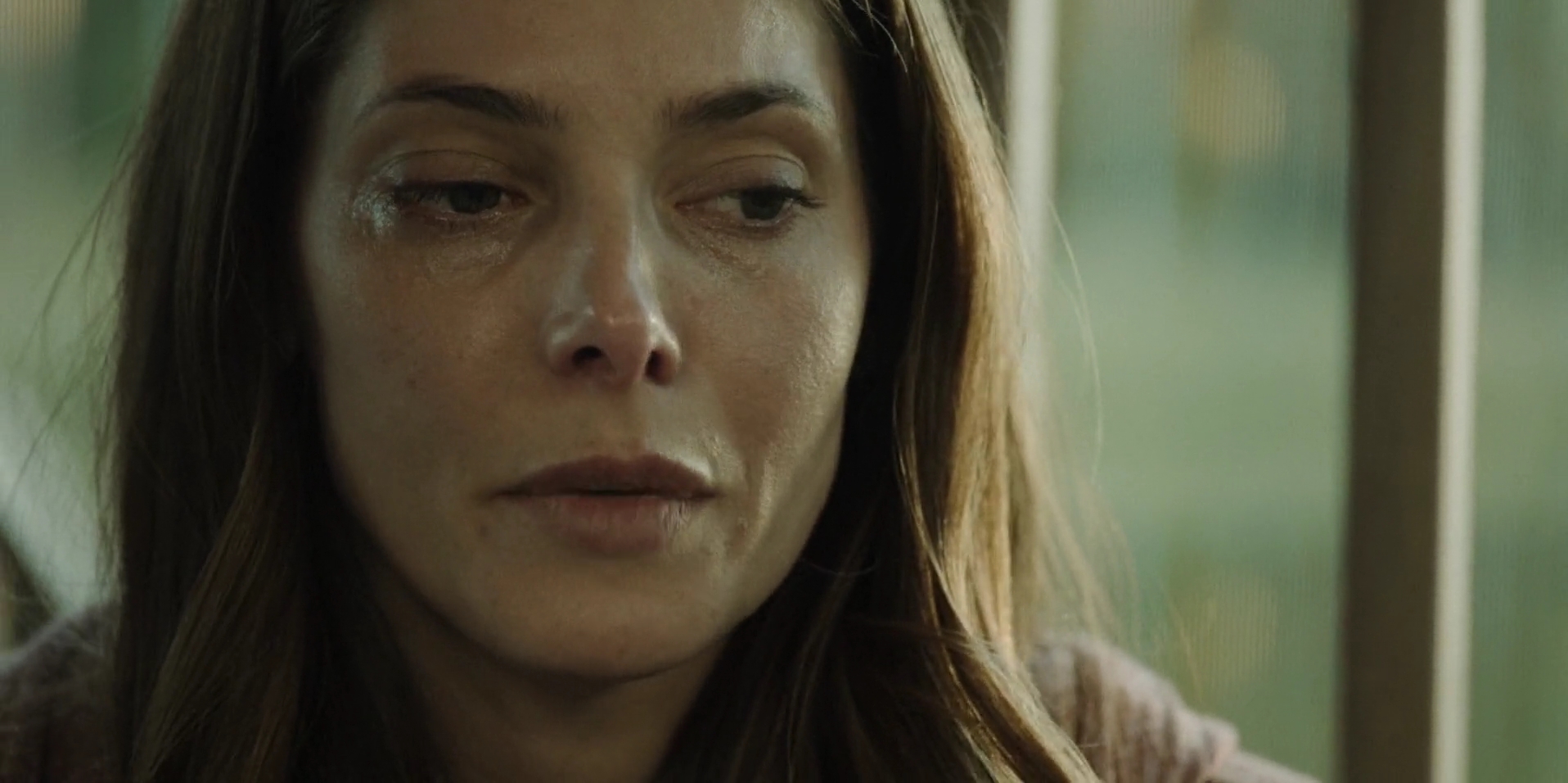 Ashley-Greene-dot-nl_WrongPlace3031.jpg