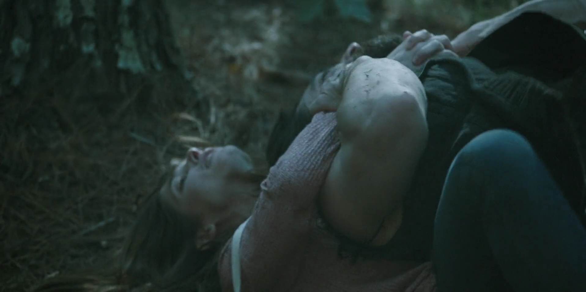 Ashley-Greene-dot-nl_WrongPlace3271.jpg