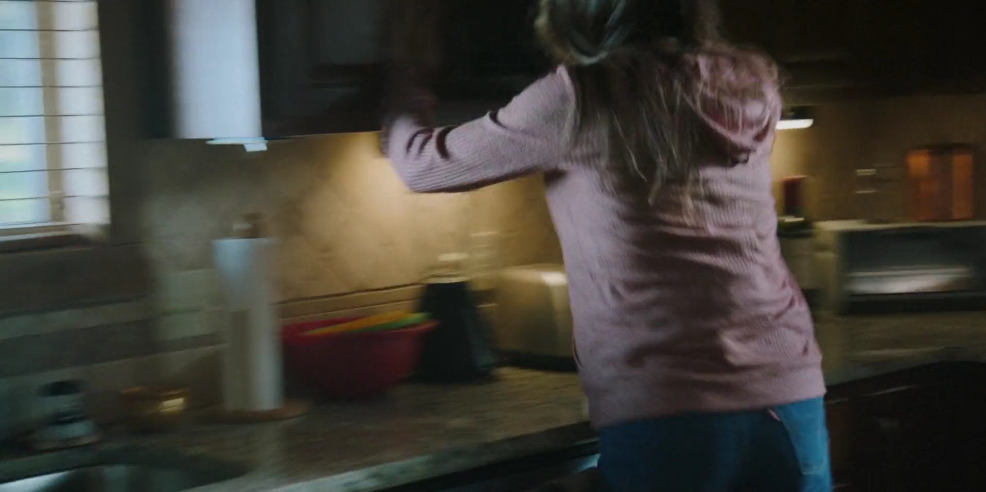 Ashley-Greene-dot-nl_WrongPlace4201.jpg