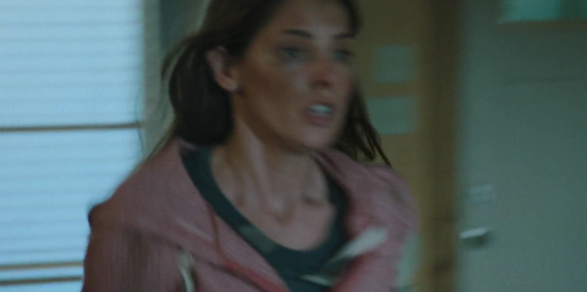 Ashley-Greene-dot-nl_WrongPlace4247.jpg