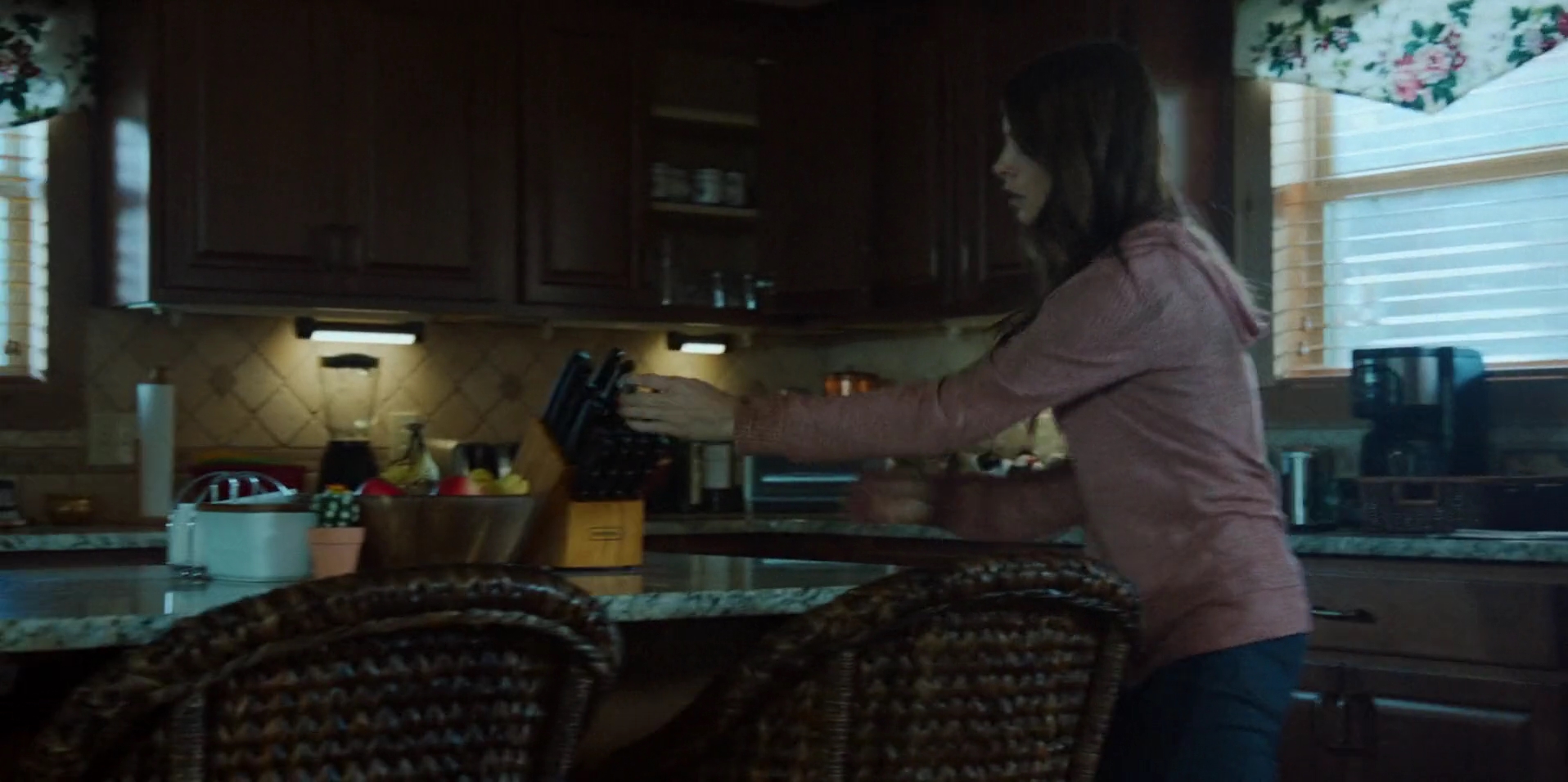 Ashley-Greene-dot-nl_WrongPlace4315.jpg