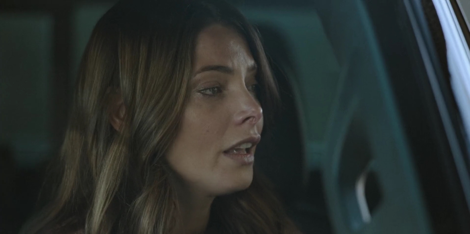 Ashley-Greene-dot-nl_WrongPlace4691.jpg