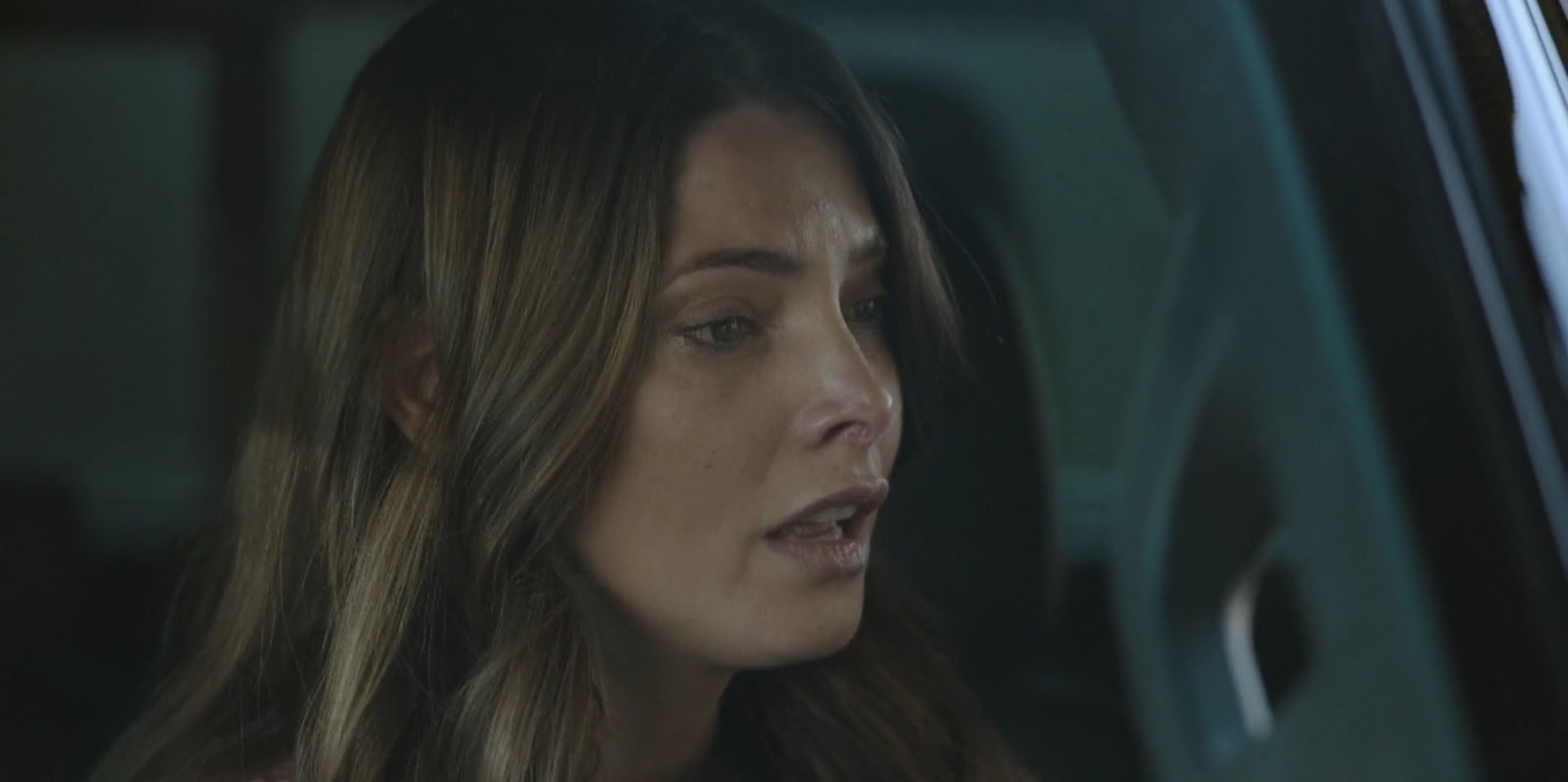 Ashley-Greene-dot-nl_WrongPlace4692.jpg