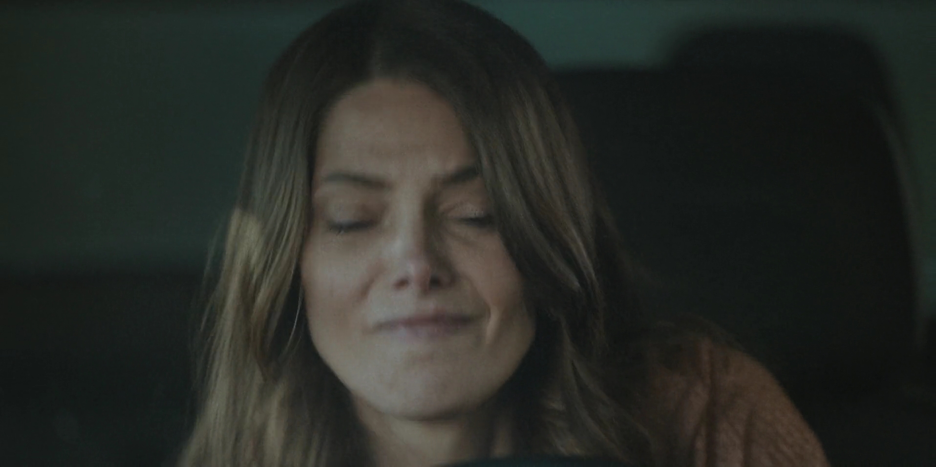 Ashley-Greene-dot-nl_WrongPlace4696.jpg