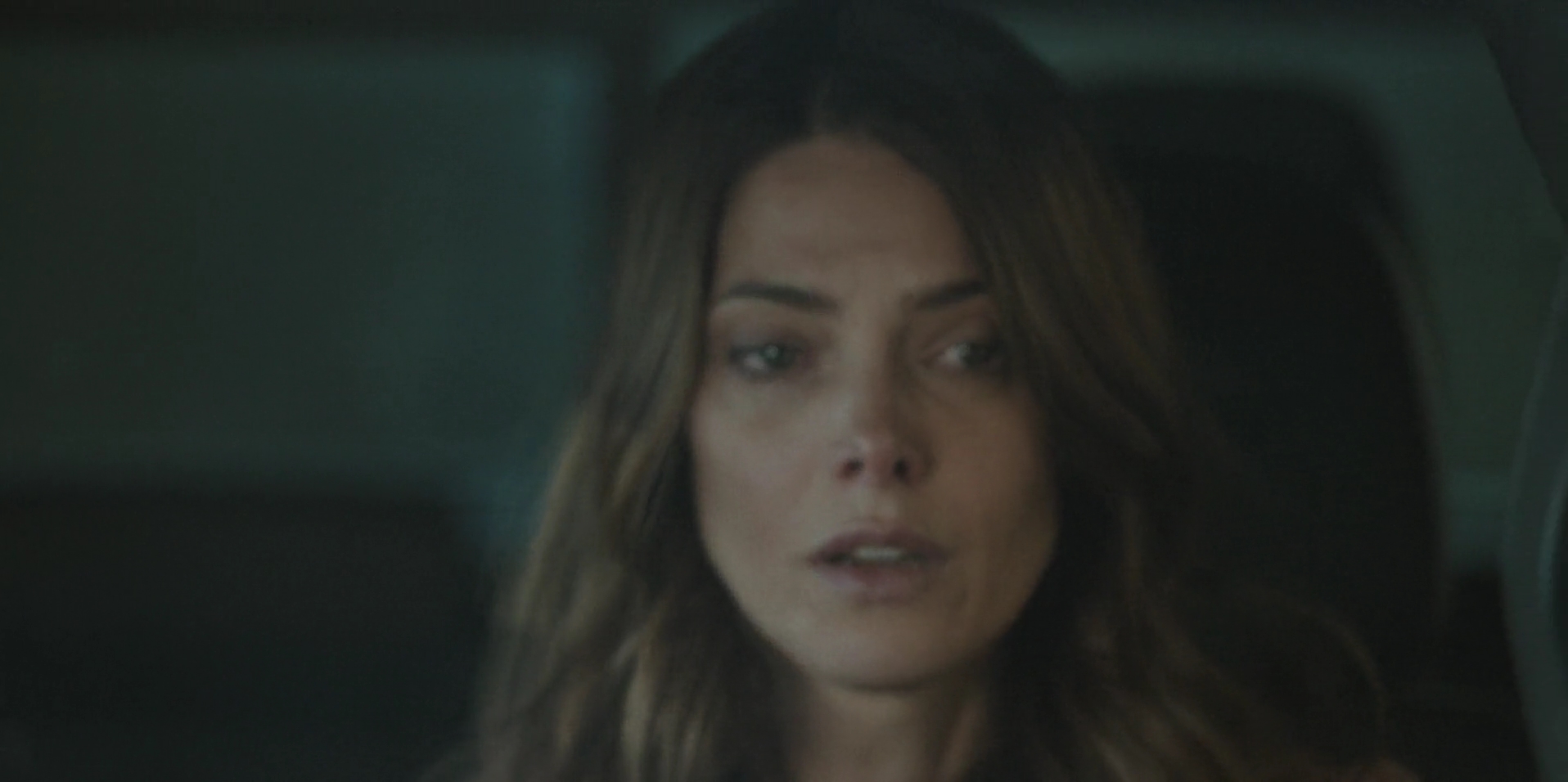 Ashley-Greene-dot-nl_WrongPlace4697.jpg