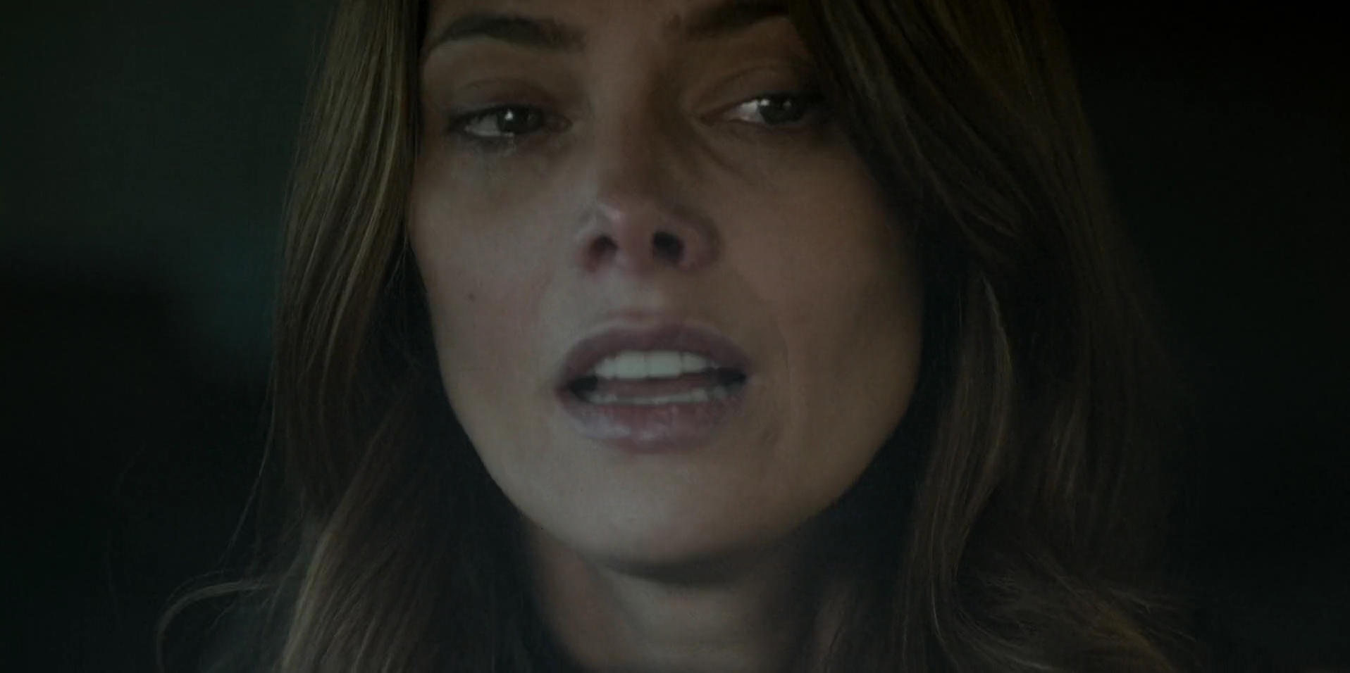 Ashley-Greene-dot-nl_WrongPlace4850.jpg