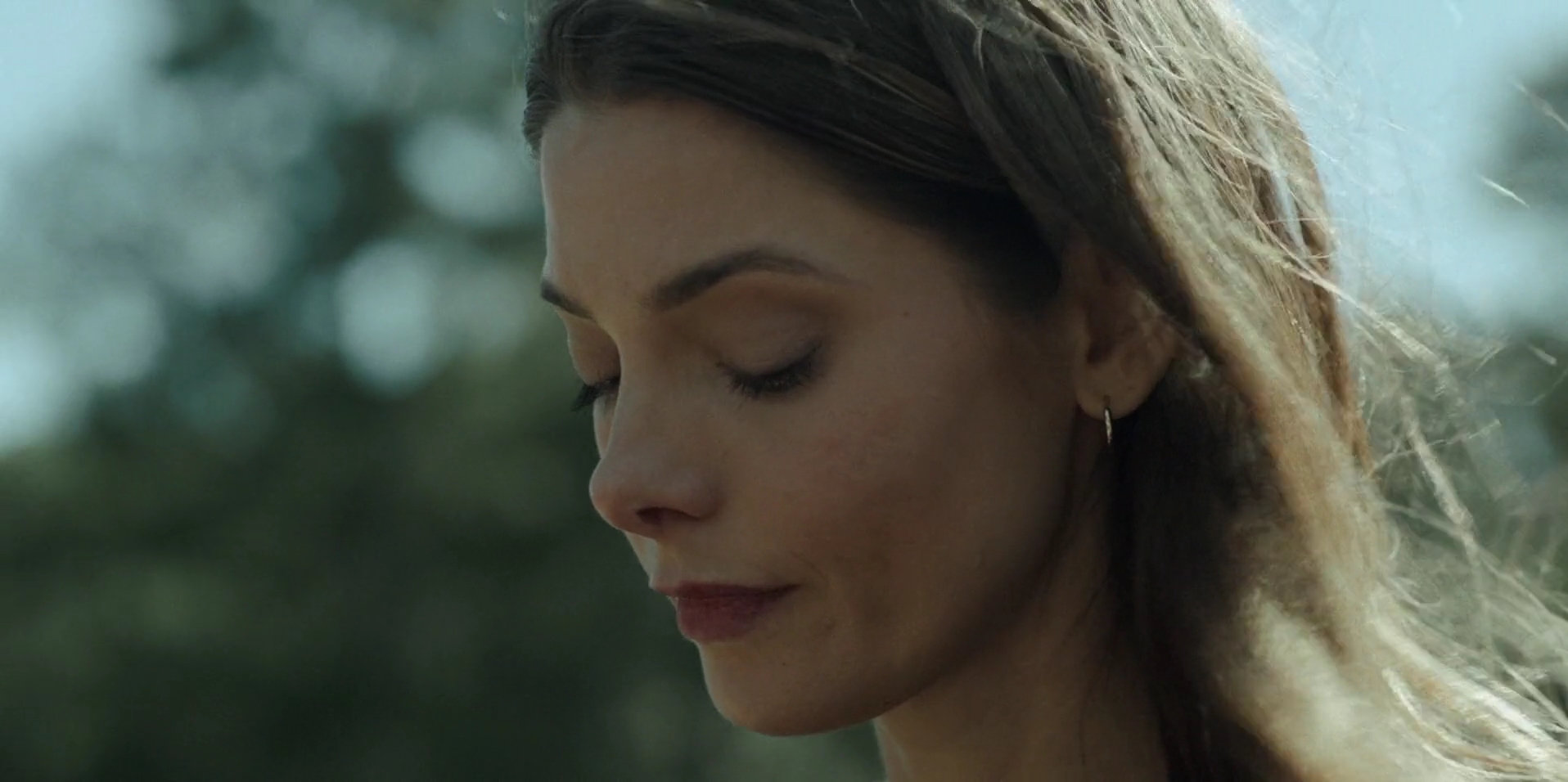 Ashley-Greene-dot-nl_WrongPlace5237.jpg