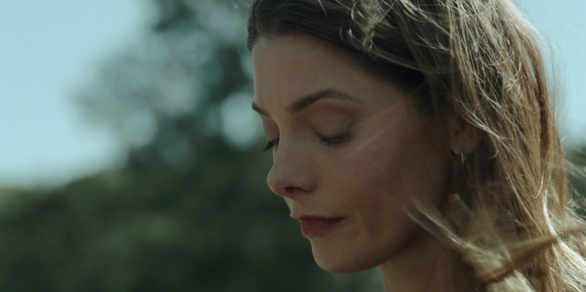 Ashley-Greene-dot-nl_WrongPlace5238.jpg