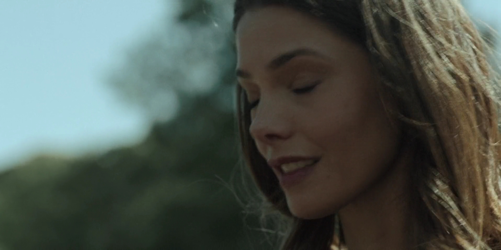 Ashley-Greene-dot-nl_WrongPlace5295.jpg
