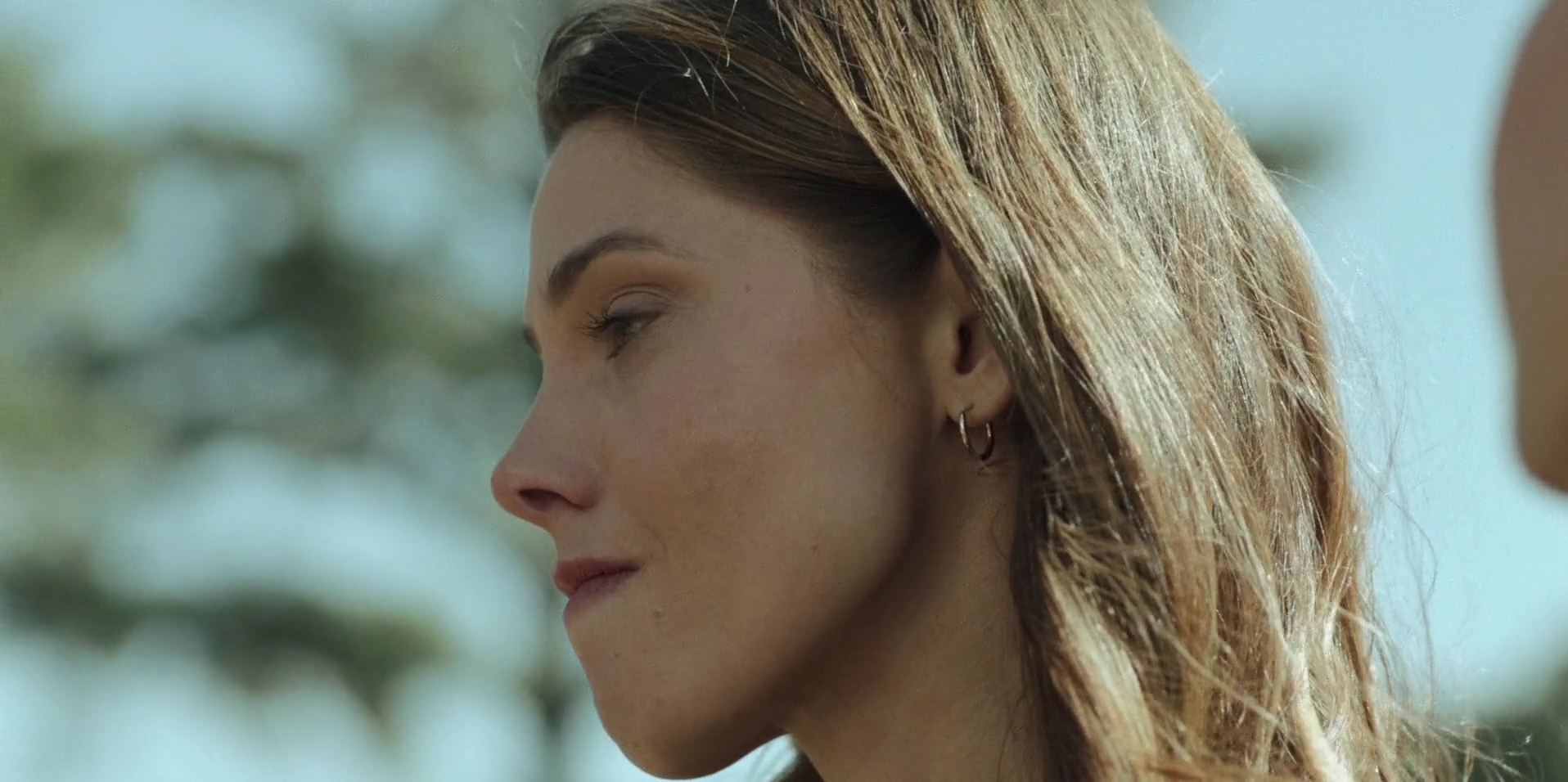 Ashley-Greene-dot-nl_WrongPlace5317.jpg