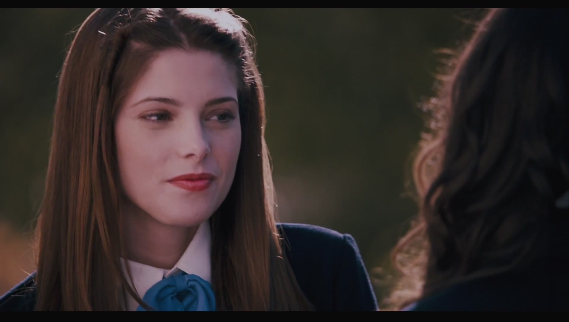 Ashley-Greene-dot-nl-Warrior_Featurette0044.jpg