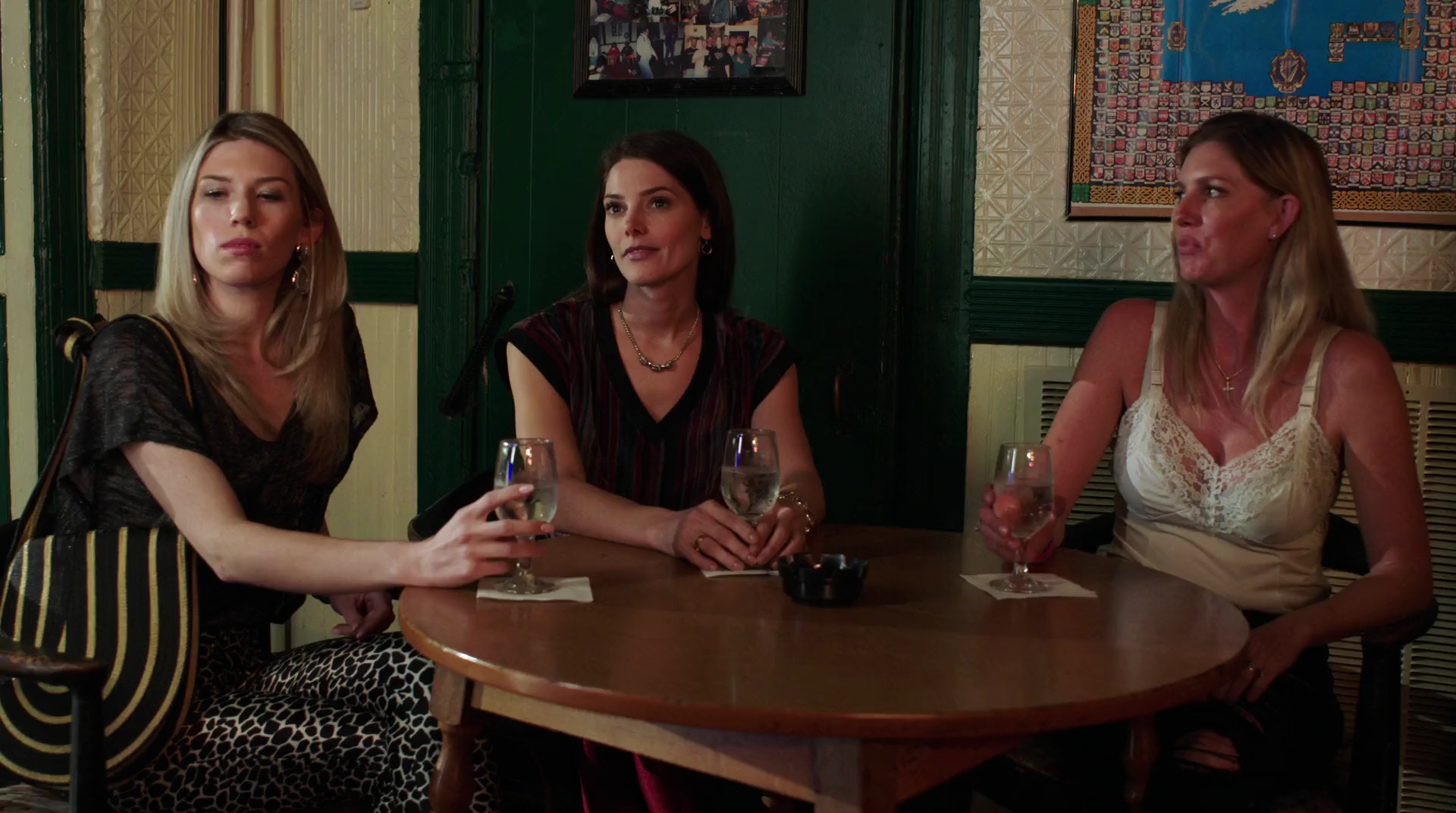 Ashley-Greene-dot-nl_BlackjackTheJackyRyanStory0411.jpg