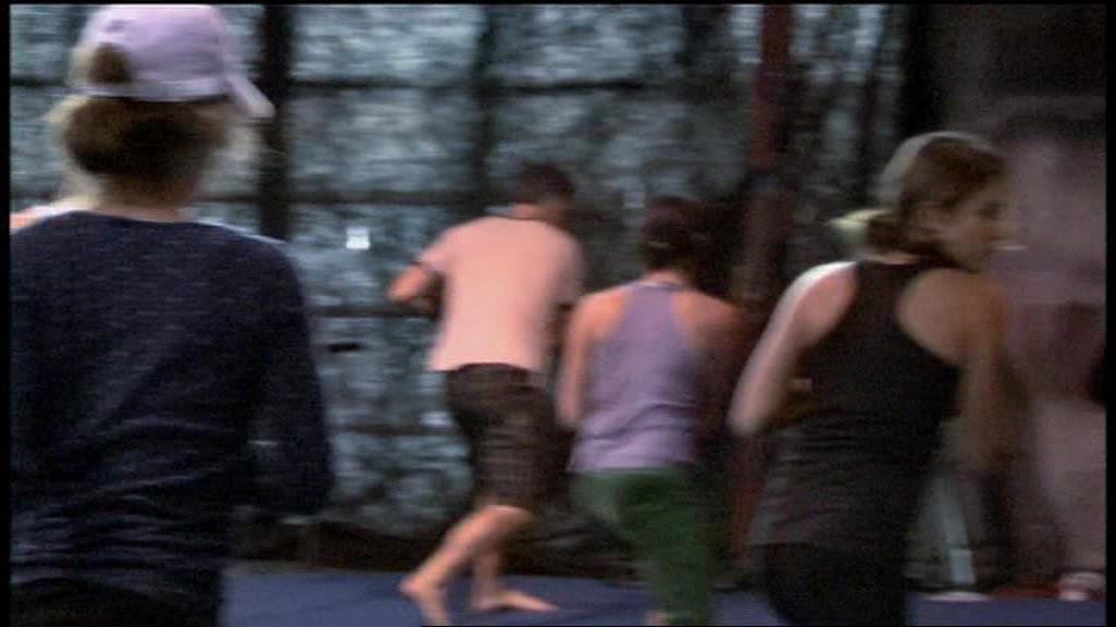 Ashley-Greene-dot-nl_Eclipse-MakingOf00032.jpg