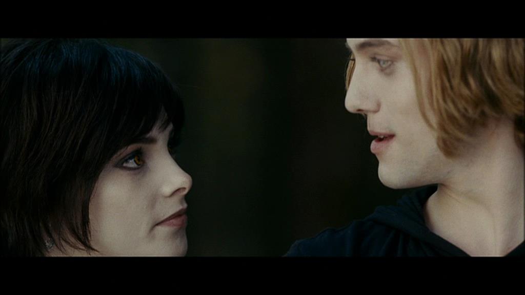 Ashley-Greene-dot-nl_Eclipse-Captures00197.jpg