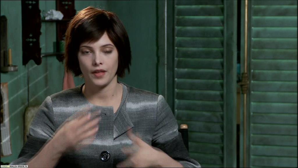 Ashley-Greene_dot_nl--NewMoon_InterviewWithTheCast00025.jpg