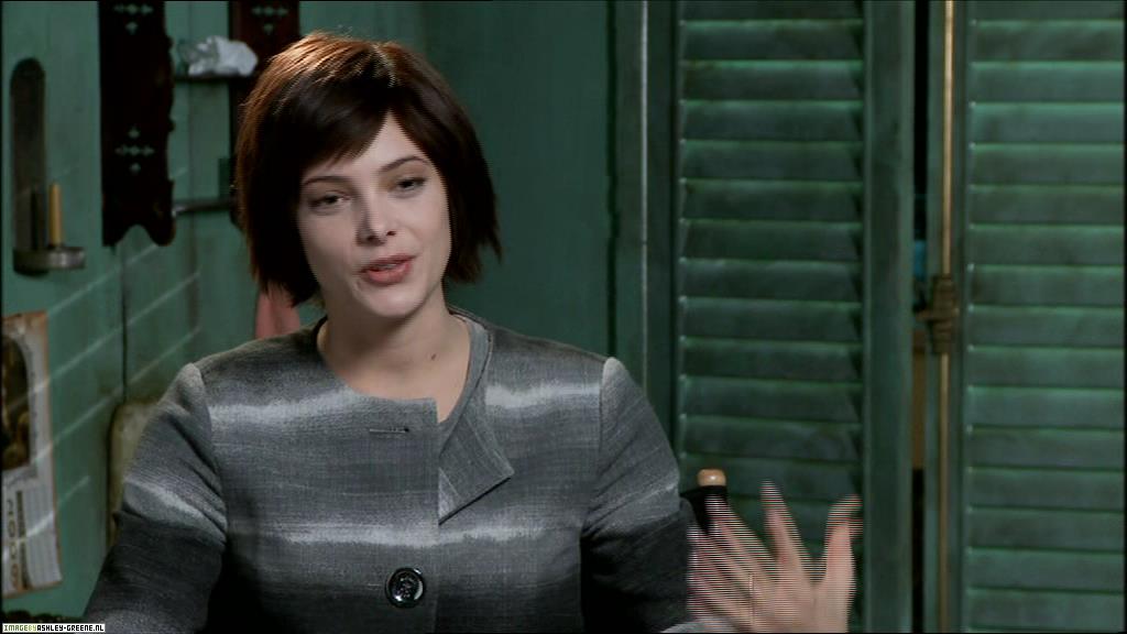 Ashley-Greene_dot_nl--NewMoon_InterviewWithTheCast00051.jpg