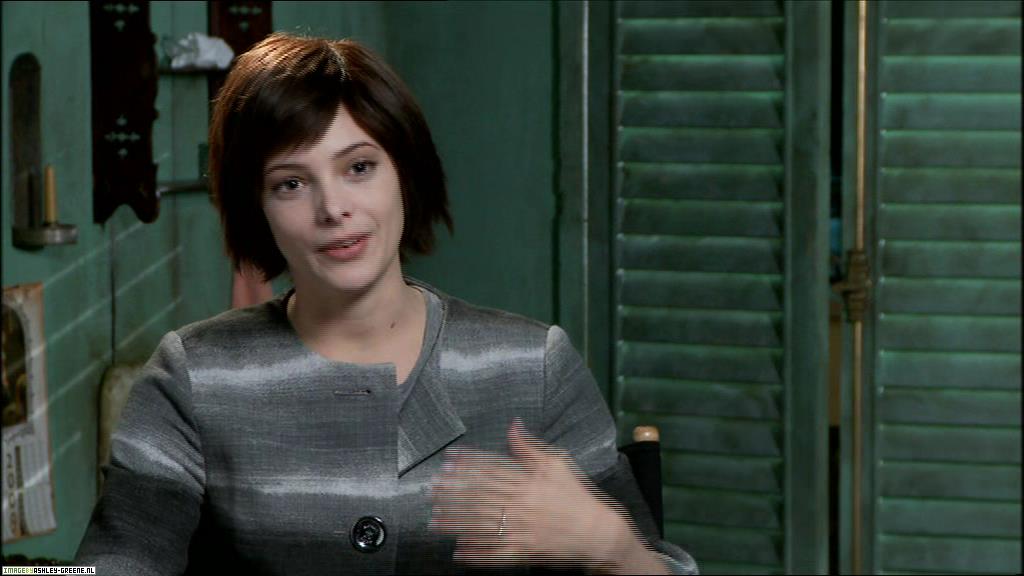 Ashley-Greene_dot_nl--NewMoon_InterviewWithTheCast00052.jpg