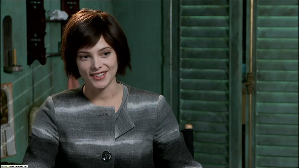 Ashley-Greene_dot_nl--NewMoon_InterviewWithTheCast00056.jpg