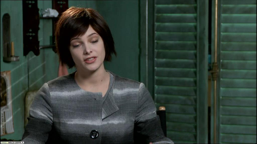 Ashley-Greene_dot_nl--NewMoon_InterviewWithTheCast00071.jpg
