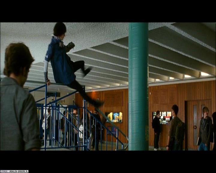 Ashley-Greene_dot_nl-NewMoonScreencaptures-0003.jpg