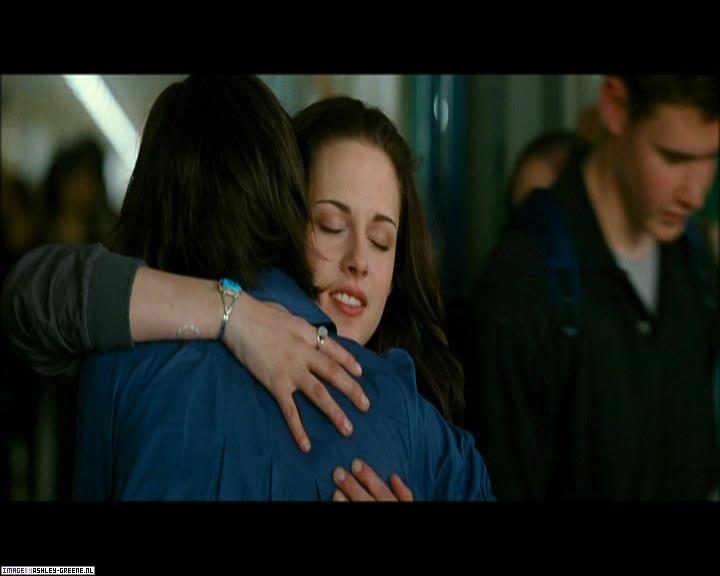 Ashley-Greene_dot_nl-NewMoonScreencaptures-0009.jpg