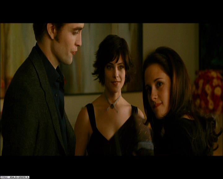 Ashley-Greene_dot_nl-NewMoonScreencaptures-0101.jpg