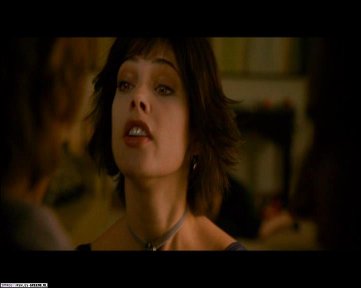 Ashley-Greene_dot_nl-NewMoonScreencaptures-0117.jpg