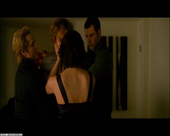 Ashley-Greene_dot_nl-NewMoonScreencaptures-0120.jpg