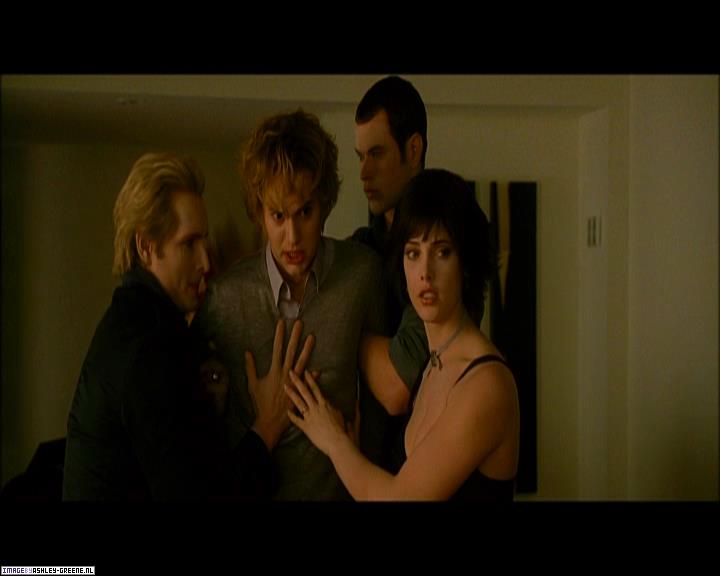 Ashley-Greene_dot_nl-NewMoonScreencaptures-0127.jpg