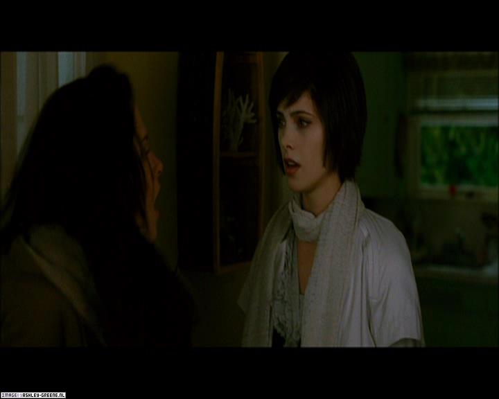 Ashley-Greene_dot_nl-NewMoonScreencaptures-0136.jpg