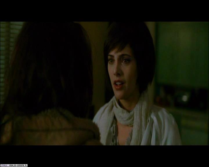 Ashley-Greene_dot_nl-NewMoonScreencaptures-0147.jpg