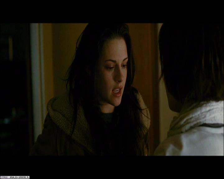 Ashley-Greene_dot_nl-NewMoonScreencaptures-0148.jpg