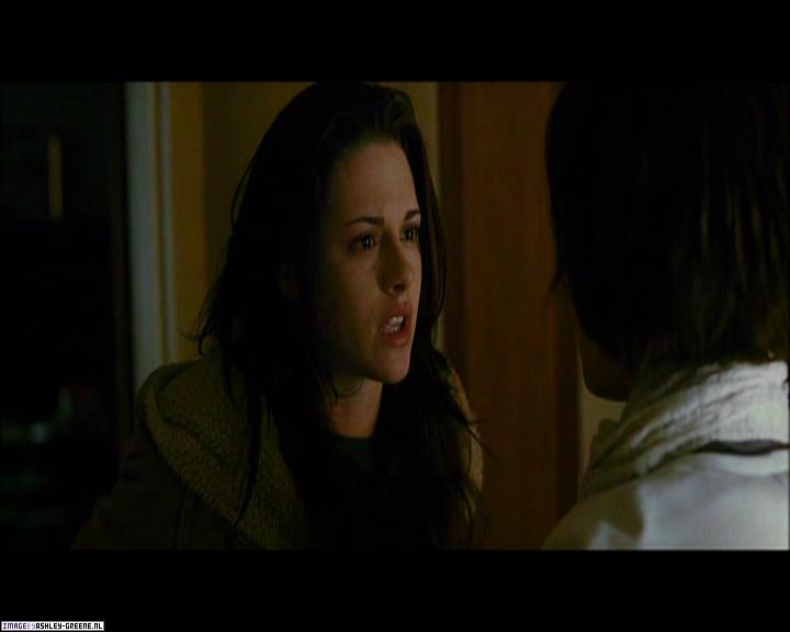 Ashley-Greene_dot_nl-NewMoonScreencaptures-0149.jpg
