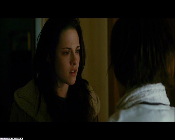 Ashley-Greene_dot_nl-NewMoonScreencaptures-0159.jpg