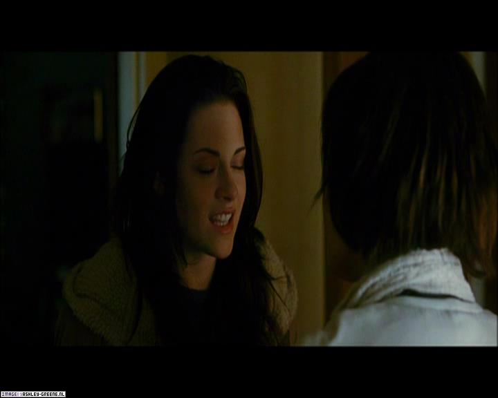 Ashley-Greene_dot_nl-NewMoonScreencaptures-0167.jpg