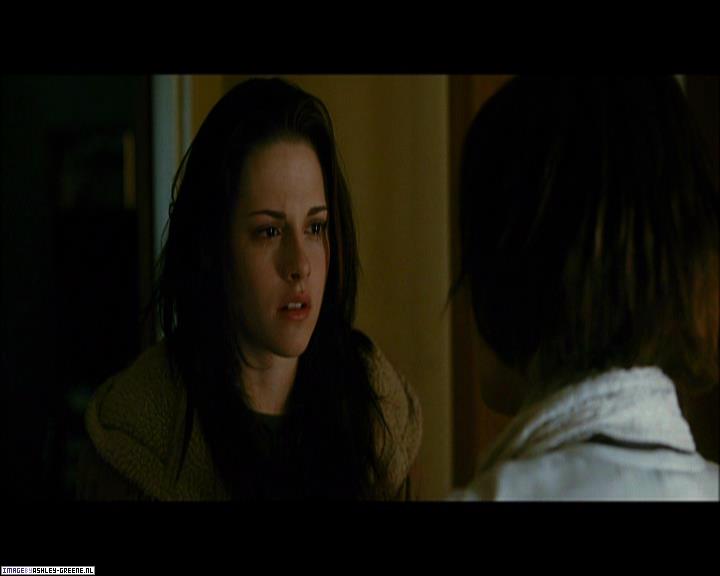 Ashley-Greene_dot_nl-NewMoonScreencaptures-0170.jpg