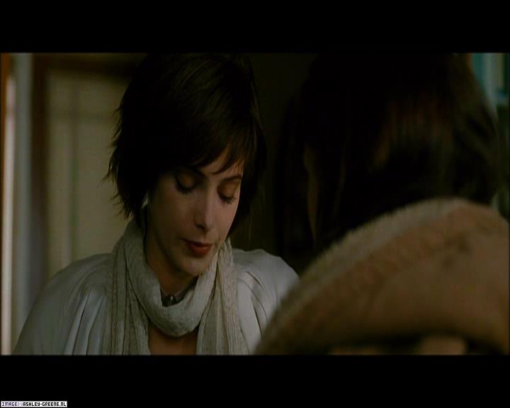 Ashley-Greene_dot_nl-NewMoonScreencaptures-0187.jpg