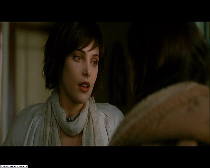 Ashley-Greene_dot_nl-NewMoonScreencaptures-0192.jpg