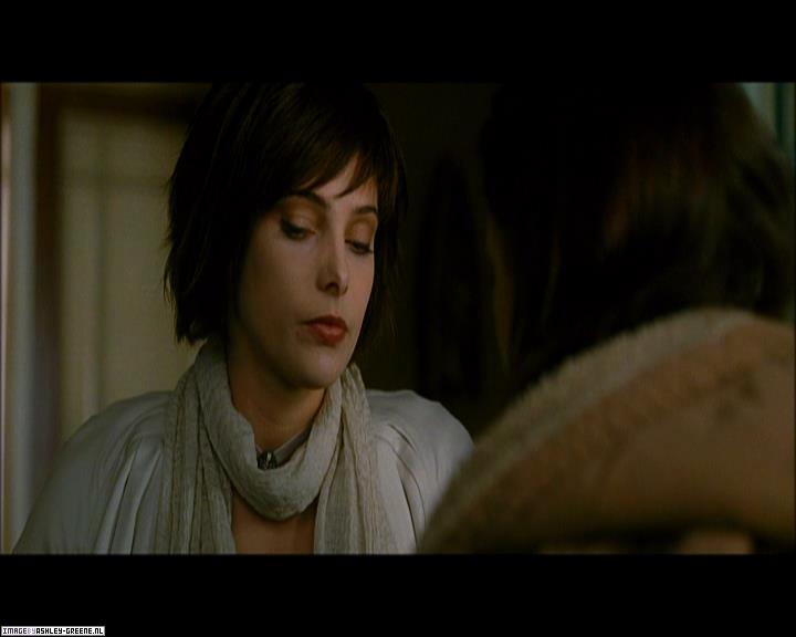 Ashley-Greene_dot_nl-NewMoonScreencaptures-0194.jpg