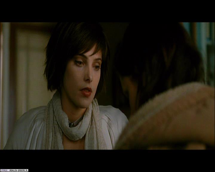 Ashley-Greene_dot_nl-NewMoonScreencaptures-0195.jpg
