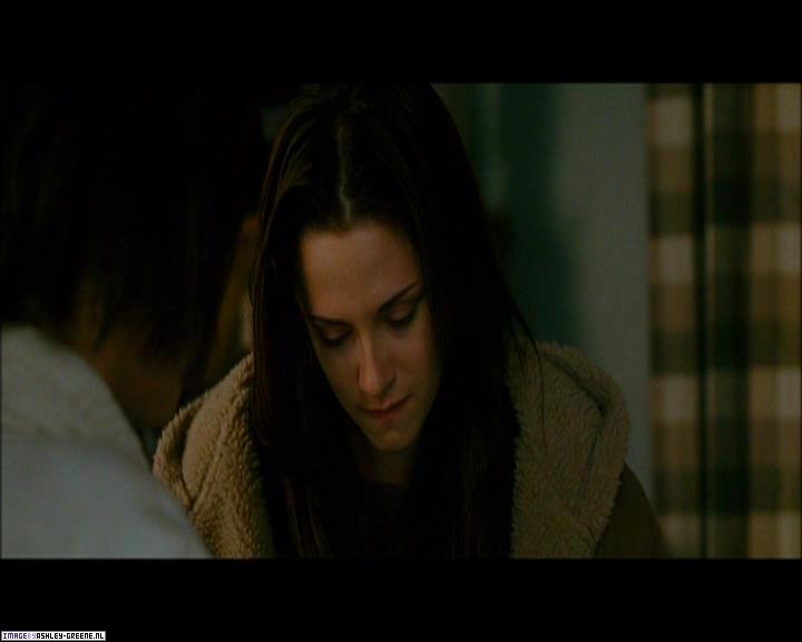 Ashley-Greene_dot_nl-NewMoonScreencaptures-0196.jpg