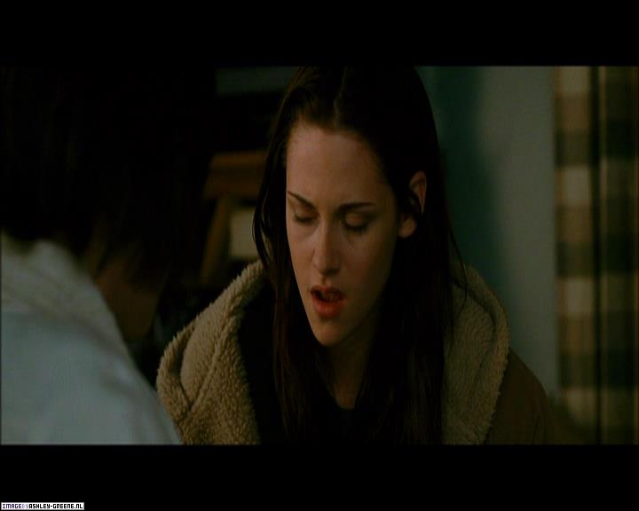 Ashley-Greene_dot_nl-NewMoonScreencaptures-0203.jpg